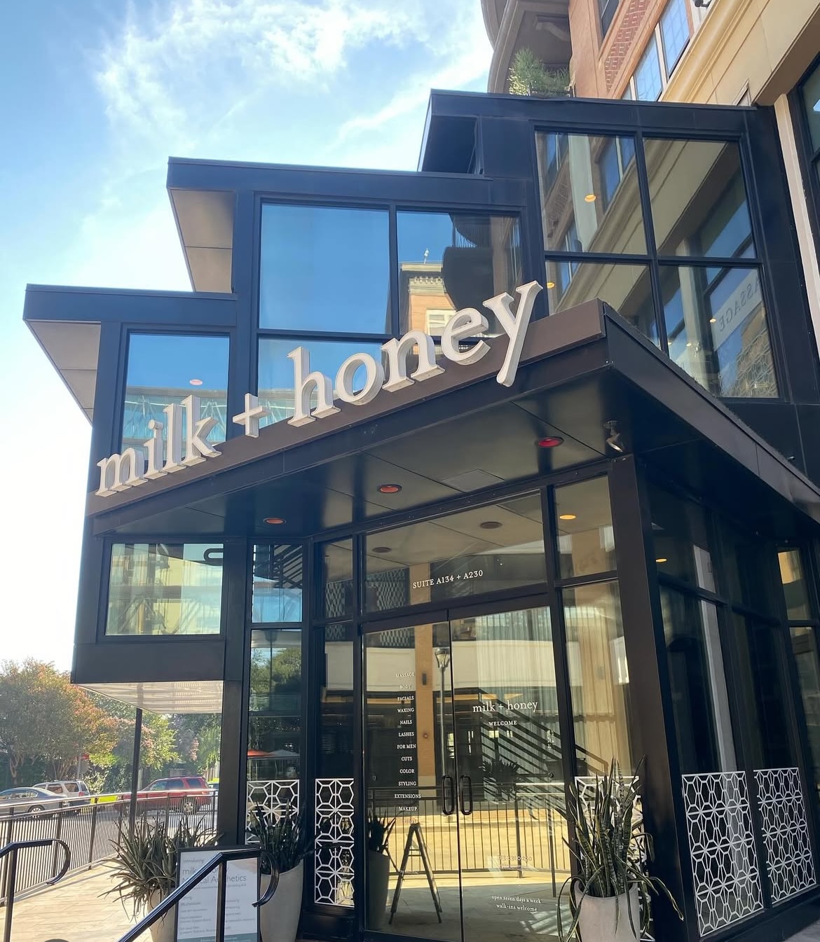 milk + honey | River Oaks nail work in Houston, Texas
