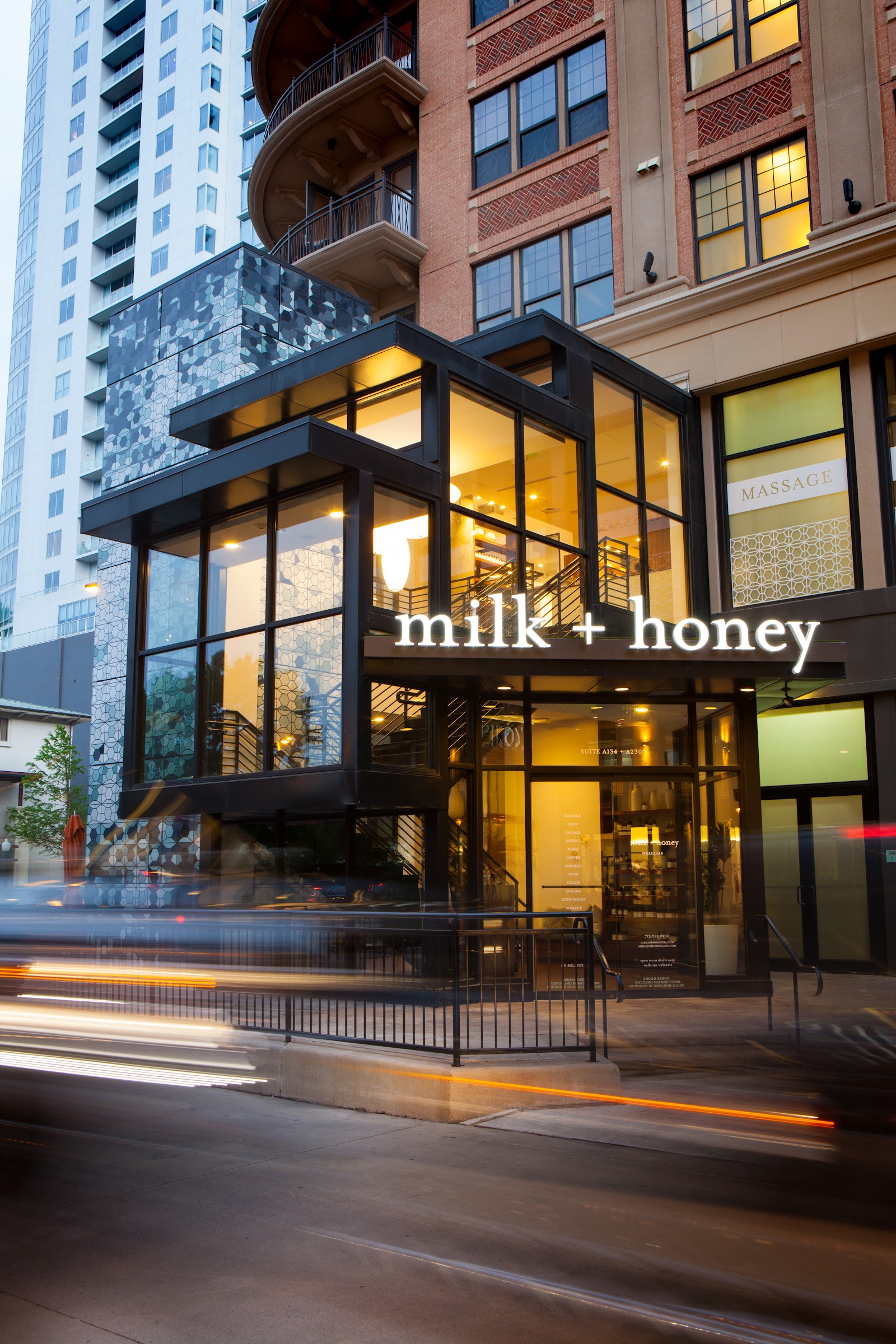 milk + honey | River Oaks nail photo 1